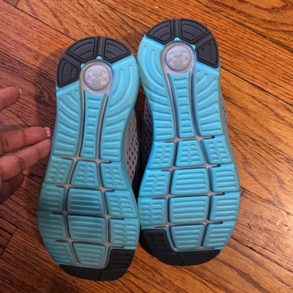 Gym sneakers - Picture 3 of 4